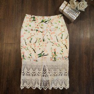 ASTR Pencil Midi Skirt Lace Lined Floral Print M